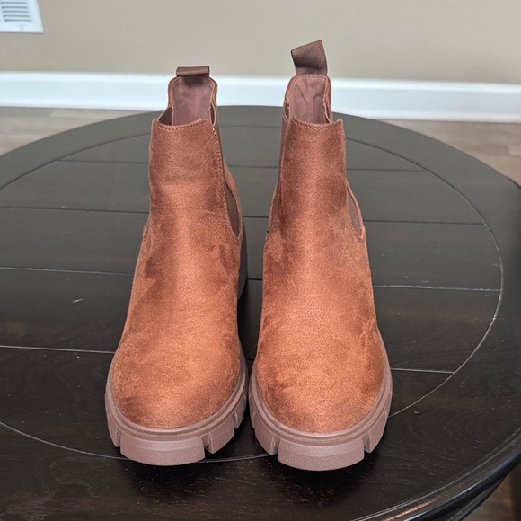 😍 Soda Brown Suede Chelsea Boots – Size 8 – New - Picture 1 of 5